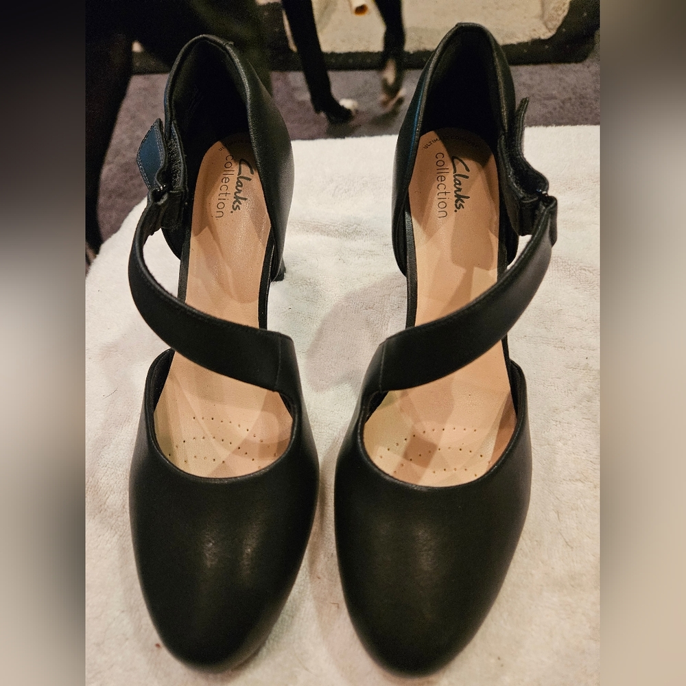 CLARK'S COLLECTION HEELS